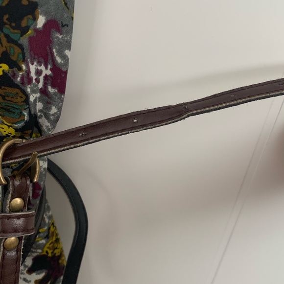 Short floral dress with belt - Picture 5 of 6